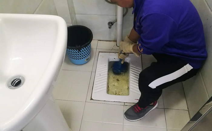 谢通门疏通蹲坑